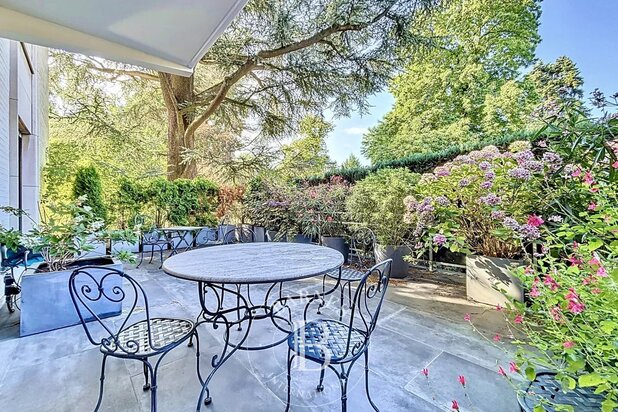 Zeer mooie 3 slaapkamer flat met terras