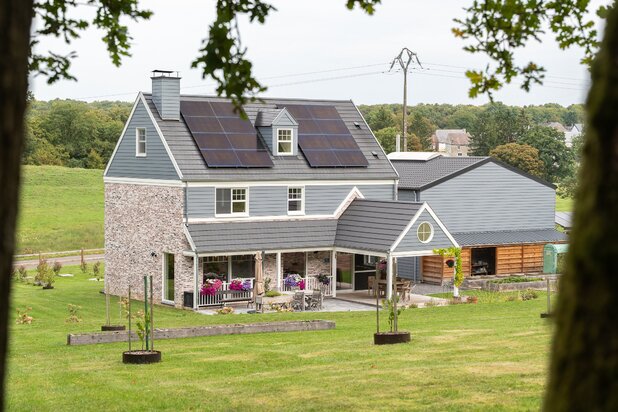 Doische - Villa MiCasa met grote tuin en garage