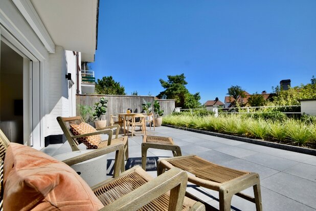 Subliem tuinappartement met zonneterras van 72m²  in een karaktervolle villaresidentie in een paadje.