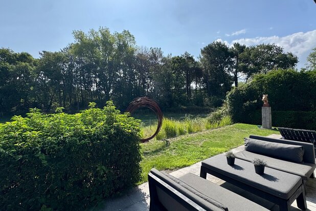 Uitzonderlijke villa genietend van adembenemende groene zichten vakbij het Zwin en het Oosthoekplein.