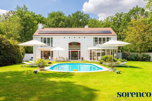 Moderne en lichtrijke villa op  2.675m² te ‘s Gravenwezel Schilde 