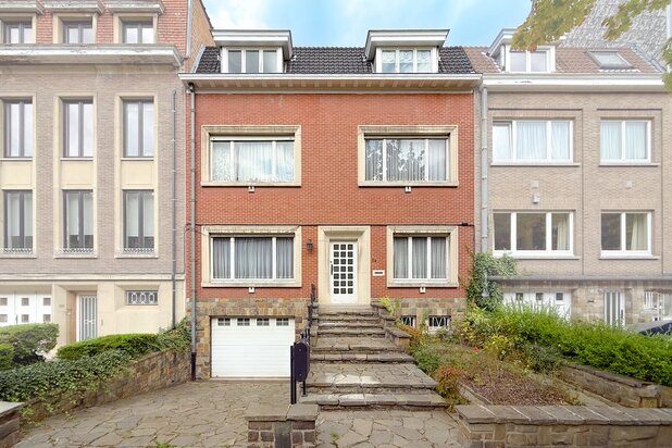 Altitude Cent: 5-bedroom house + garden + garage to renovate