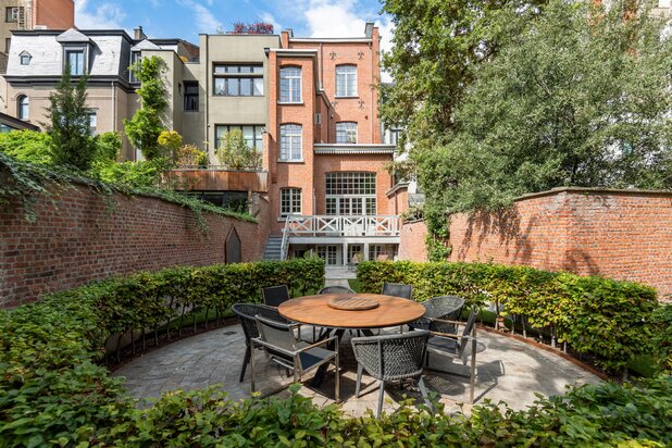 ANTWERPEN - Exclusieve herenwoning met tuin