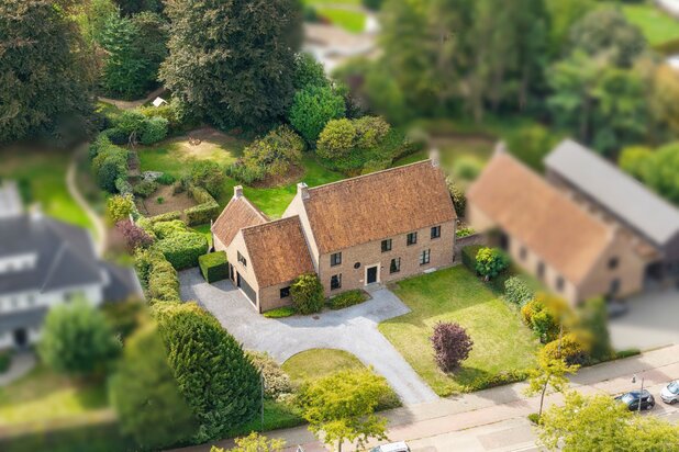 Stijlvolle villa met 6 slaapkamers en grote tuin