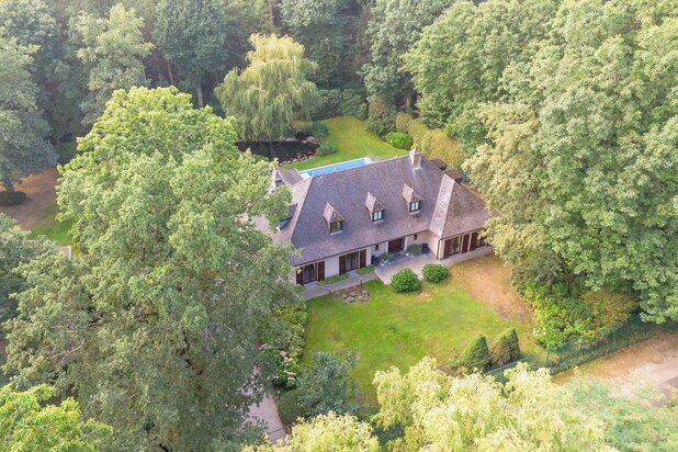 Villa met zwembad op zeer rustige locatie in Schilde