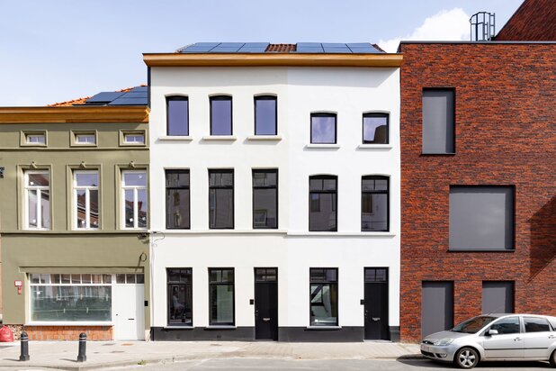 Gerenoveerde woning te koop in Gent met tuin en 5 slpk