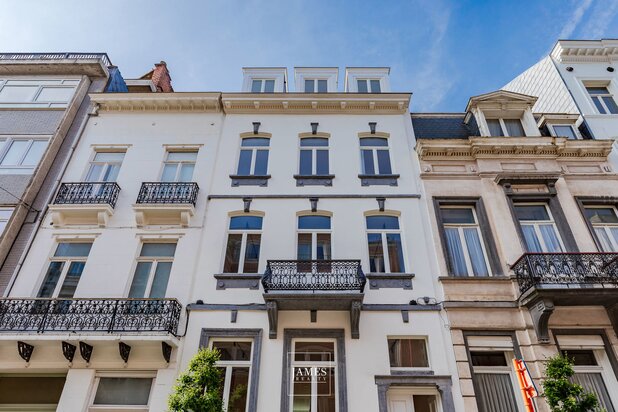 Beau duplex penthouse 3 chambres à 2 pas des jardins du Roi