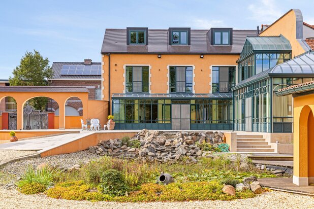 Karaktervolle villa met parktuin, tuinkamer en royale terrassen