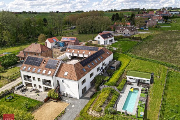 La Douceur de la Miclette – Exclusieve vierkantshoeve met B&B, wellness en paardenfaciliteiten