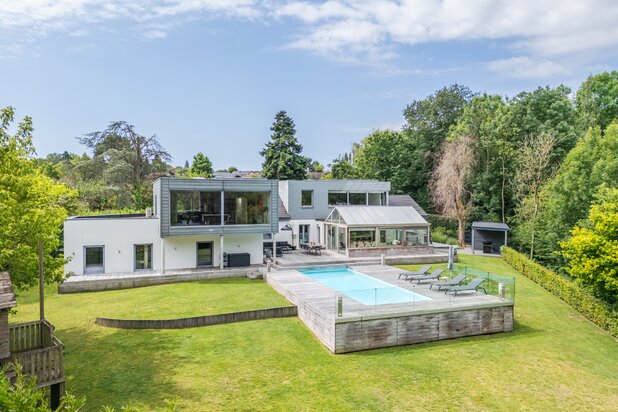 Superbe villa contemporaine à la lisière du bois d'Ophain