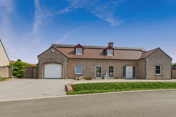 Villa op 1.400 m² in een rustige en beveiligde woonwijk