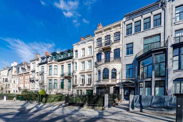 Une maison de maître aux étangs d'Ixelles