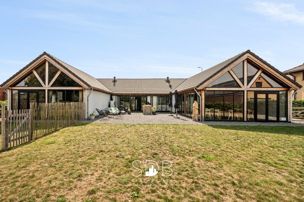 Charmante woning met wijngaard en graslanden op 14.569m²