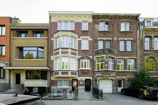 Pulhof: gerenoveerde duplex met terras in herenhuis