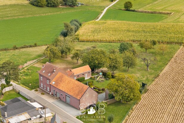Prachtige landelijke hoeve woning met gezinstuin en graslanden op 1hectare