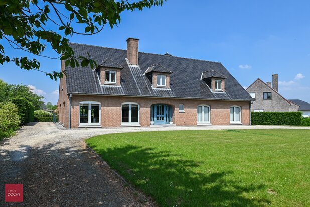 Zeer goed onderhouden villa op 2.241m²