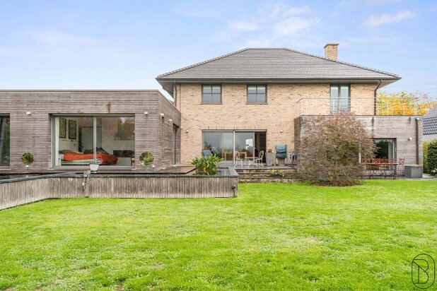 Stijlvolle villa met prachtige tuin, aan het Fichauxbos