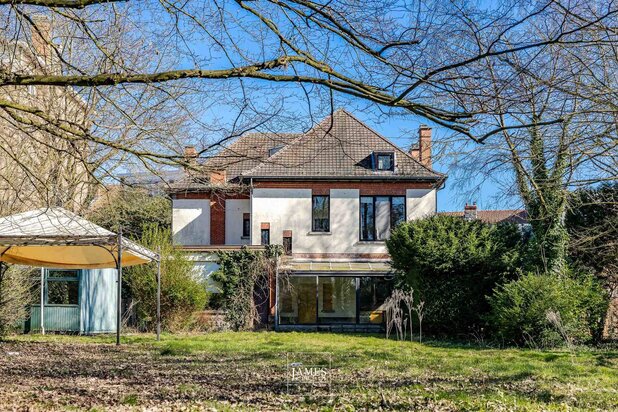 Maison avec jardin extraordinaire pour projet avec permis