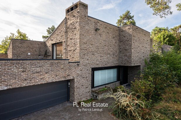 **** Scandinavian Architecture - 500m2 private & swimming pool - +/- 250m2 offices - Unique living & working 