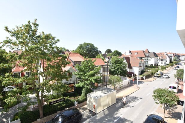 Perfect gelegen drie slaapkamer appartement met zonneterras