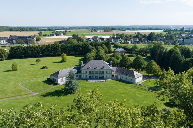 Gerpinnes - Landgoed van 4 ha met zwembad en conciërge