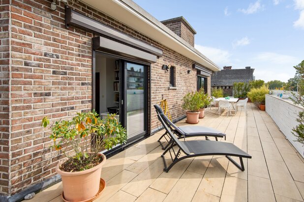 Uitzonderlijk ruim penthouse met zonnig zuid-terras