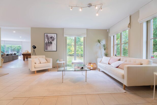  Landelijke villa met moderne uitbouw zwembad en sauna