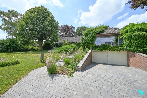 Riante villa op perceel van 2.155m² te Bosmolens, Izegem