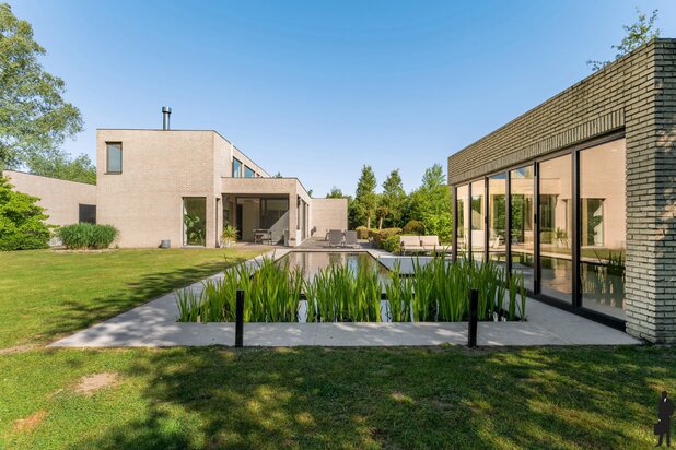 Luxueuze villa te koop in doodlopende straat