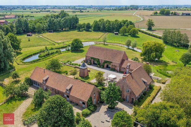 Instapklare hoeve met feestzaal en horeca vergunning