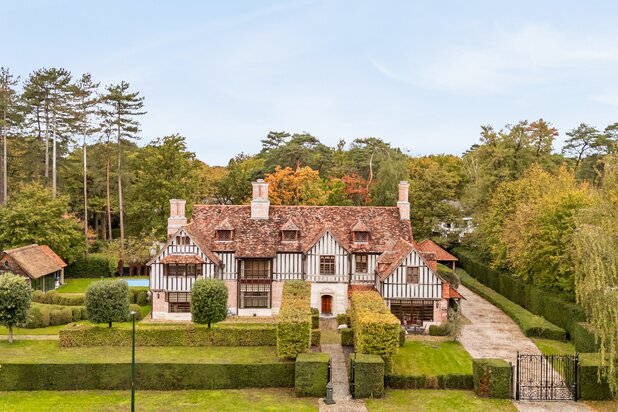 Prachtige Engelse Tudor Villa op Toplocatie