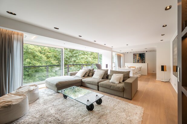 Quartier des Ambassades – Appartement rénové avec vue dégagée