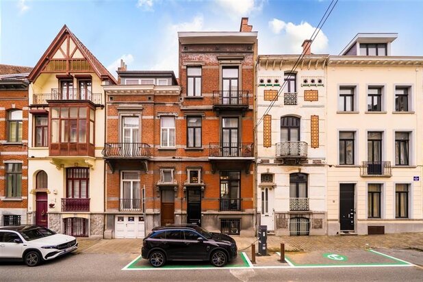 Magnifique maison de maître entièrement rénové hyper bien situé dans le quartier EU