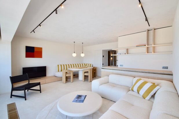 Fantastisch gerenoveerd appartement met zeezicht gelegen tussen het Lichttorenplein en het Albertplein