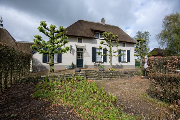 Historisch gebouw te koop in LEUR met referentie 19710022905