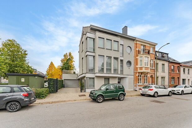 Centraal gelegen woning met lift op 7 are