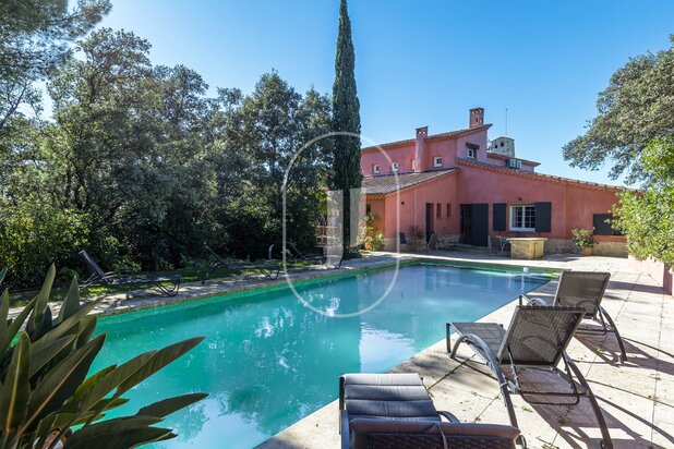 Villeneuve-lès-Avignon – Exceptional Villa with Panoramic View