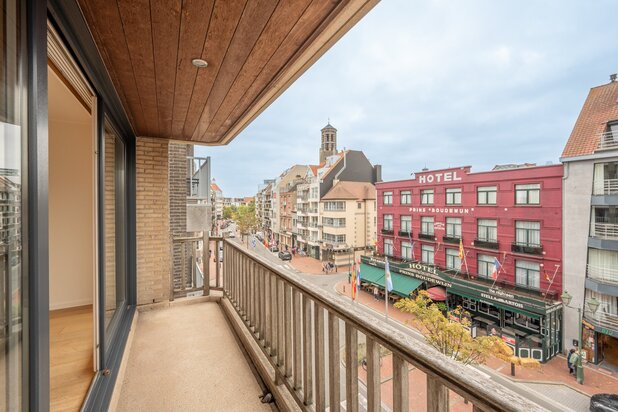 Hedendaags en lichtrijk appartement, centraal gelegen in Knokke.