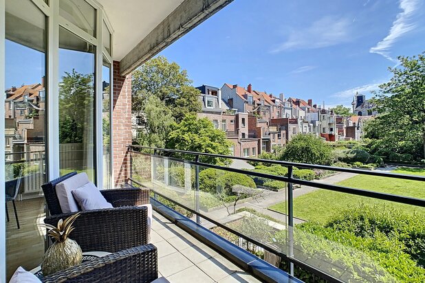 Louise/Châtelain: Beautiful furnished apartment + terrace