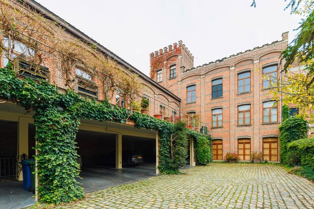 Duplex flat with XL terrace in old factory