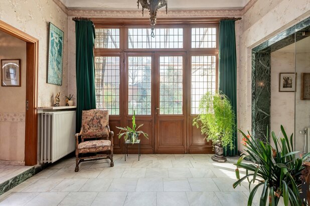 Prachtig neoclassicistisch herenhuis aan de stadsrand van Mechelen.