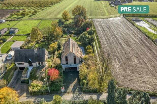 Woning met 6 kamers en fenomenaal uitzicht te koop in Brakel