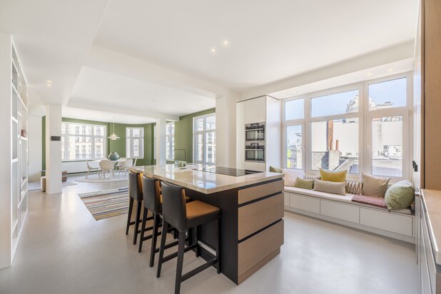 Appartement luxueusement rénové dans le Meir Building