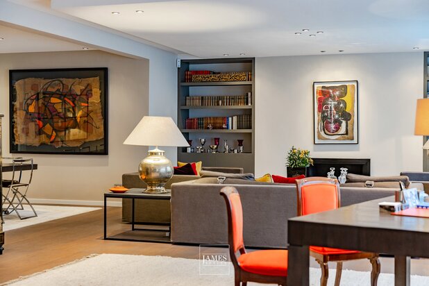 Een appartement tegenover de Koningstuin in Elsene