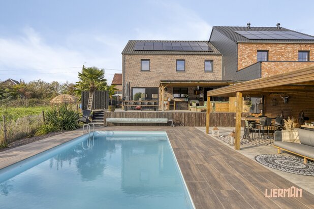 Energiezuinige ééngezinswoning op 9a14 met verwarmd zwembad