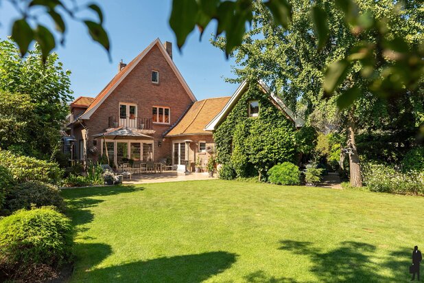 Karaktervilla op 1.560m² in hartje Oud-Turnhout 