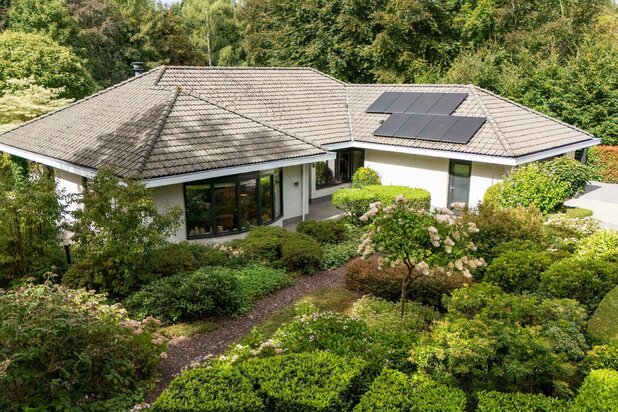 Uitstekende villa op zuidwesten in residentiele verkaveling