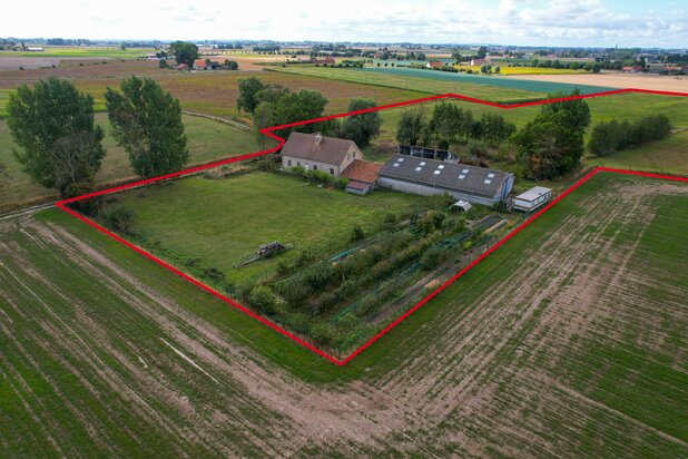 Woning (2019) op een perceel van 44.888 m² in Veurne