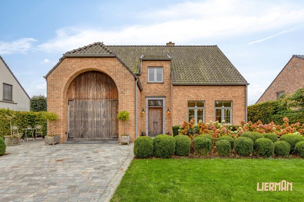 Luxueuze pastorijwoning met 4 SLK's, garage en mooie tuin