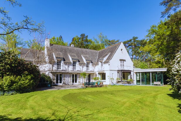 Vlakbij het Forêt de Soignes, prachtig landgoed van 35 are